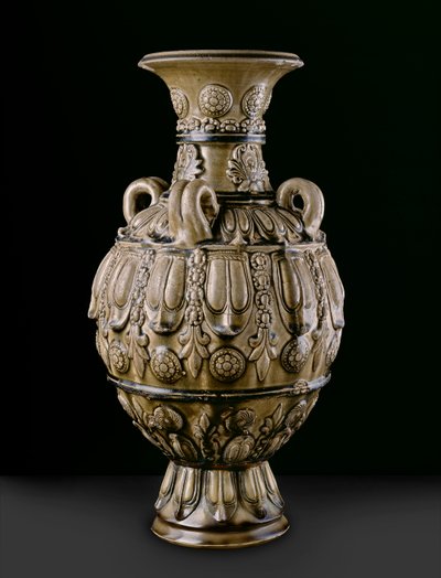 Kalıplanmış süslemeli yeşil kavanoz, Yue Kikn bölgesi, Altı Hanedan Dönemi (seramik) by Chinese School