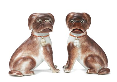 Oturan Pug Köpeklerinin Çin ihracat rakamları çifti, Qianlong, 1736-95 by Chinese School