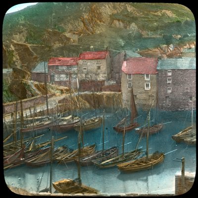 Limanda balıkçı tekneleri, Polperro, Cornwall, 19. yüzyılın sonları veya 20. yüzyılın başlarında by Church Army Lantern Department
