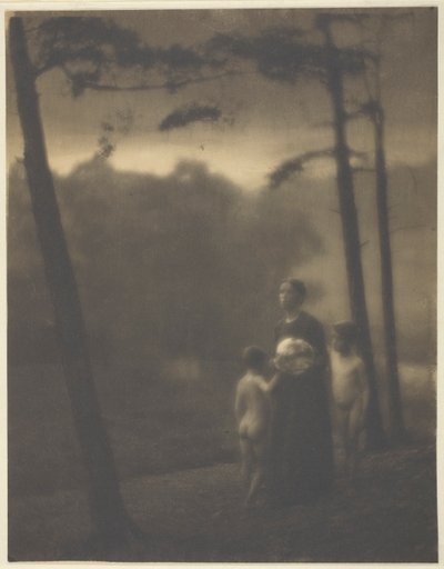 Akşam—Anne ve Oğlanlar by Clarence H. White