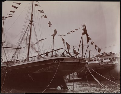 Rıhtımda SS "Umbria", 1897 dolayları (s/b fotoğraf) by Company Byron