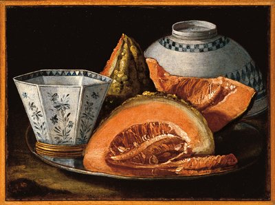 Kavun ve gümüş bir şarjör üzerinde sekizgen bir fincan, arkasında ters çevrilmiş bir kase (tuval üzerine yağlıboya) by Cristoforo Munari