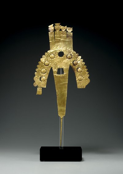 Bir Huari altın tüy süsü, Güney Sahili, c.700-1000 (altın) by Culture Huari
