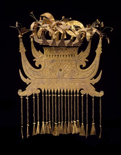Headdress, 19. yüzyıl sonu - 20. yüzyıl başı (altın ve altın varak) by Culture Minangkabau