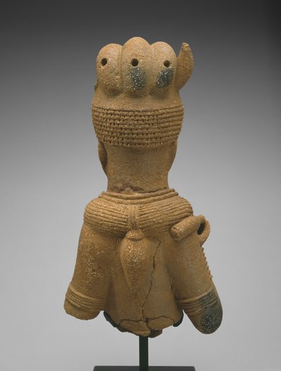 Bir kadın figürünün başı ve gövdesi, Jos Platosu bölgesi, Nijerya, MÖ 500-MS 200 (toprak çanak çömlek) by Culture Nok