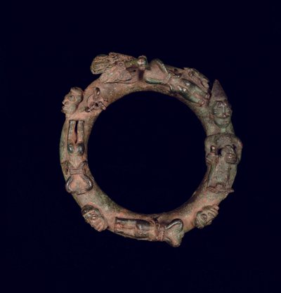 Ritüel kurbanı tasvir eden yüzük by Yoruba Culture