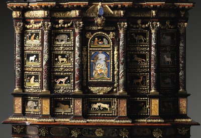Louis XIV stant üstü dolap (altın bronz, pietra dura, bağa, dişbudak, ebonize ve koli yaldızlı) (ayrıca bkz. 1766355-6) by Domenico and Gobelins workshop (attr. to) Cucci