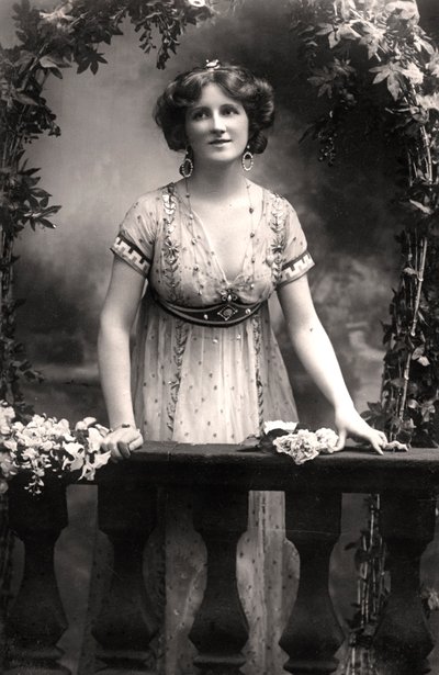 Nina Sevening, oyuncu, 1900
