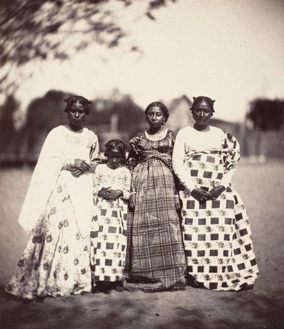 Femmes Betsimisaraka, Madagaskar, 1863. by Désiré Charnay