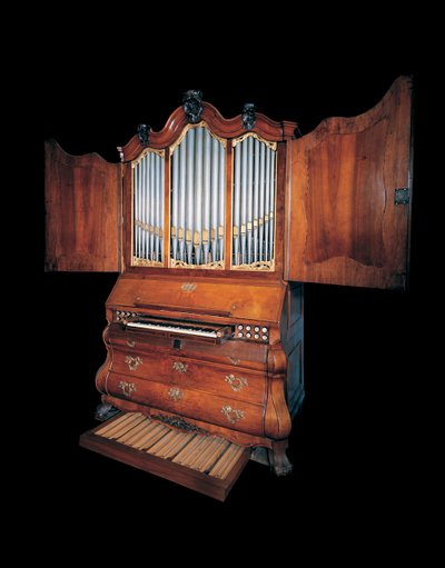 Oda organı (ceviz, sedef ve metal) by Dutch School