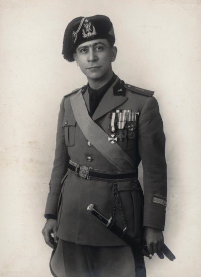 Albüm "MVSN- Blackshirts": Kıdemli Binbaşı Tıbbi Milis (s/b fotoğraf) by E. Ruggiani