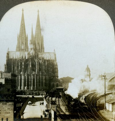 Bir demiryolu köprüsünden Köln Katedrali, Köln, Almanya. by E. W. Kelley