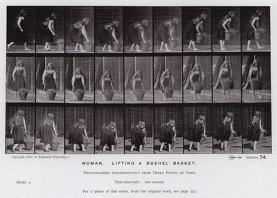 Hareket Halindeki İnsan Figürü: Bir kile sepeti kaldıran kadın (s/b fotoğraf) by Eadweard Muybridge