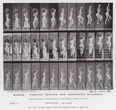 Hareket Halindeki İnsan Figürü: Dönen ve merdivenden çıkan kadın (s/b fotoğraf) by Eadweard Muybridge
