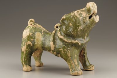 Havlayan bir köpeğin mezar figürü, 1. yüzyılın başları ile 3. yüzyılın başları (seramik) by Eastern Han Dynasty Chinese School