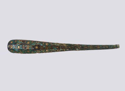 giysi kancası by Eastern Zhou Dynasty Chinese School