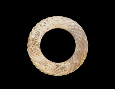 Kolye by Eastern Zhou Dynasty Chinese School