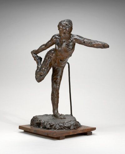 Sağ Ayağını Sağ Elinde Tutan Dansçı, c.1900-1911 (kahverengi mum ve plastilin) by Edgar Degas