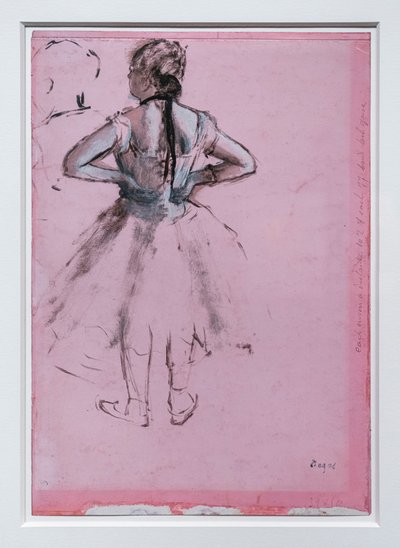 Dansçı, arkadan görünüm, eller kalçada. 1873 civarında. Kağıt üzerine yağlı boya by Edgar Degas