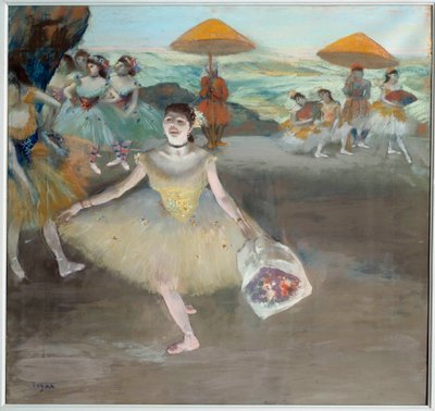 Sahnede buket selamlayan dansçı Edgar Degas