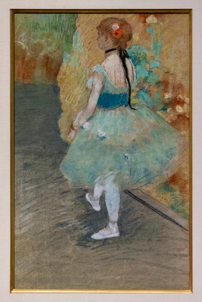 Yeşil dansçı. 1878 civarında. Kağıt üzerinde pastel. by Edgar Degas