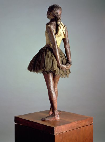 Küçük Dansçı, 14 Yaşında, arkadan bakıldığında (çok renkli bronz, saten kurdele ve ahşap) (ayrıca bkz. 100777) by Edgar Degas