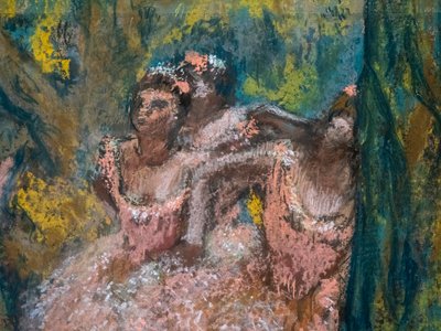 Somon etekli üç dansçı (detay). 1904-1906. Karton üzerine maroufle kağıt üzerine pastel. by Edgar Degas
