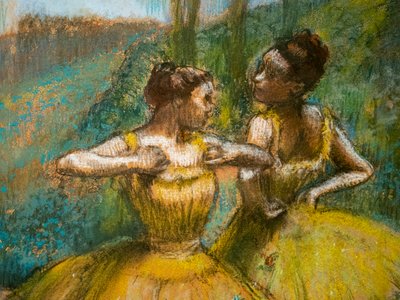 Sarı iki dansçı (detay). 1896 civarında. İki kağıt şeridi üzerinde pastel ve kömür. by Edgar Degas
