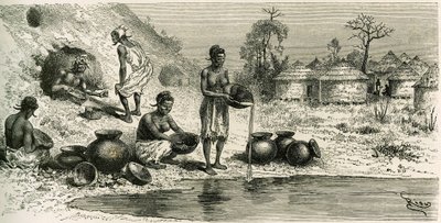 Koumakhana köyündeki kadınlar altın yıkıyor, arka planda erkekler yeraltı galerilerinde altın arıyor. Riou tarafından yapılan gravür, Komutan Joseph Gallieni