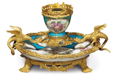 William IV Sevres tarzı turkuaz zemin encrier, porselen muhtemelen 18. yüzyıl, ormolu c.1835-40 by Edward Holmes Baldock