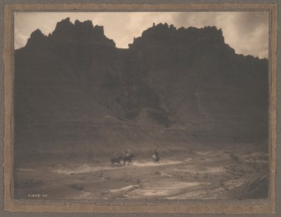 Uçurumun Gölgesinde by Edward S. Curtis
