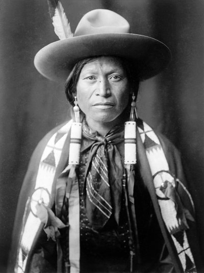 Jicarilla kovboy, New Mexico, yak. 1905, fotoğraf Edward S. Curtis by Edward Sheriff Curtis