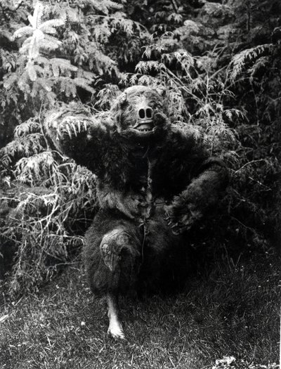 Nane-Qagyuhl, Kızılderili kostümü by Edward Sheriff Curtis