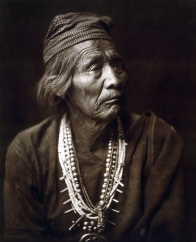 Nesjaja Hatali, Hintli, Navaho, yak. 1904, fotoğraf Edward S. Curtis by Edward Sheriff Curtis