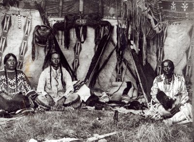 Piegan Lodge İç by Edward Sheriff Curtis