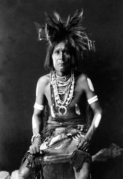 Yılan Rahip (fotoğraf) by Edward Sheriff Curtis