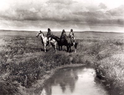 Üç Kızılderili Şefi, 1900 dolayları (fotogravür) (siyah beyaz fotoğraf) by Edward Sheriff Curtis