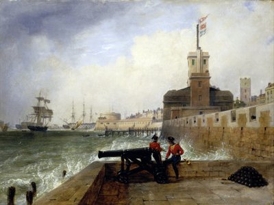 Portsmouth (İngiltere) limanının girişindeki Semafor Kulesi, Kurtuluş Platformu üzerinde, bir topun yanında duvarda oturan iki askerle, arka planda şehrin ve yuvarlak kuleli iskelenin tasviri by Edward William Cooke