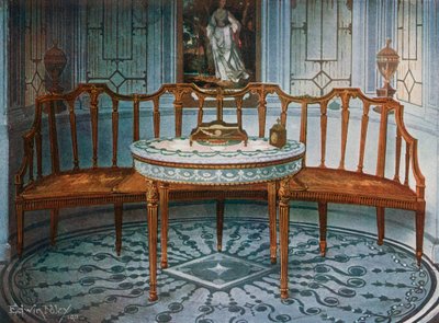 Oyma Satinwood Barback Kanepe. Boyalı ve Yaldızlı Masa by Edwin John Foley