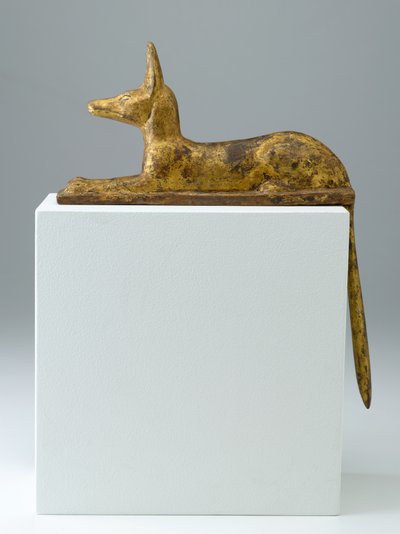 Yatan Çakal Şeklinde Anubis, 26.-25. Hanedan, Geç Dönem, MÖ 715-525 (gesso ve yaldızlı ahşap) by Egyptian