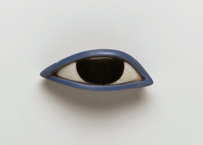 Antropoid bir tabuttan sağ göz (obsidiyen, kristal ve mavi cam) by Egyptian