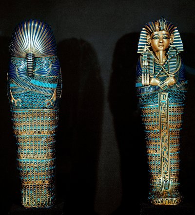 Mısır antikası: Merhumun iç organlarını içeren Cisele altın lahit. Tutankhamun