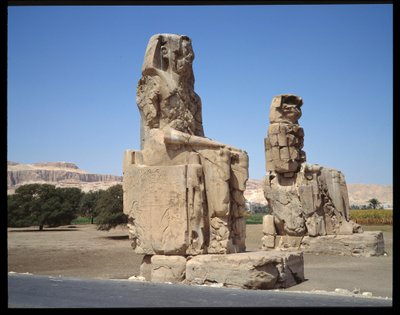 Mısır antikası: Memnon Heykeli'nin görünümü, Amenophis III dönemi, yeni imparatorluk by Egyptian 18th Dynasty