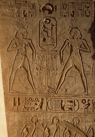 Yukarı ve Aşağı Mısır arasındaki birlik ve Firavun kartuşu, taht kaidesi kabartması, II. Ramesses Tapınağı, Abu Simbel, Mısır, Yeni Krallık, XIX Hanedanı by Egyptian 19th Dynasty