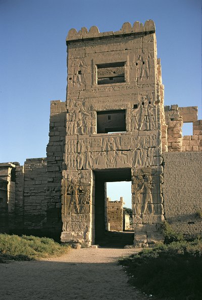 Büyük Doğu Kapısı by Egyptian 20th Dynasty