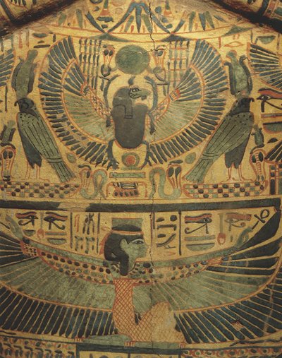 Ölümsüzlüğün sembolü olan bok böceğini koruyan kanatlı ilahiyat ile mumya örtüsü by Egyptian 22nd Dynasty