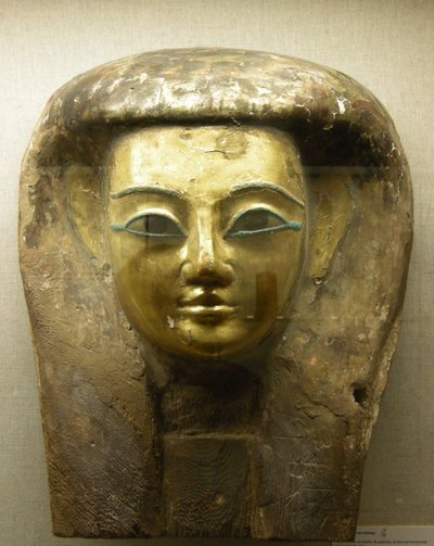 Bir lahit başı, Sait Dönemi (altın varaklı hurma ağacı) by Egyptian 26th Dynasty