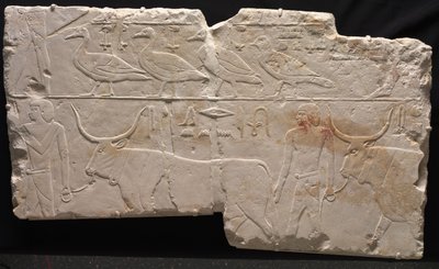 Kuş ve Sığır Getiren Adamların Rölyefi, MÖ 2311-2281 dolayları by Egyptian 6th Dynasty