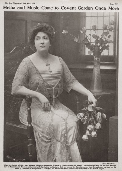 Dame Nellie Melba, Avustralyalı opera sanatçısı (s/b fotoğraf) by Elliott and Fry Photography Studio