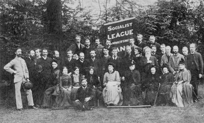 William Morris ve Hammersmith Socialist League, c.1885 (bw fotoğraf) by Emery Walker